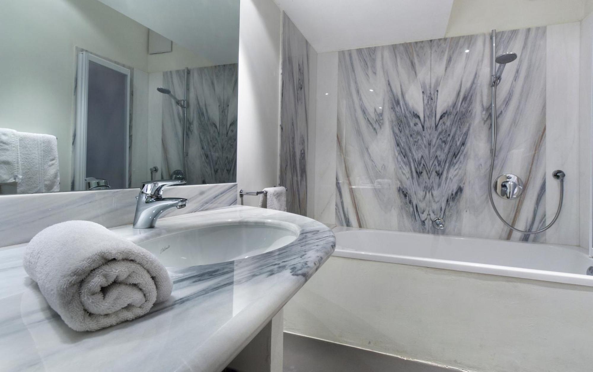 Residence Fink Central Apartments Bolzano Room photo
